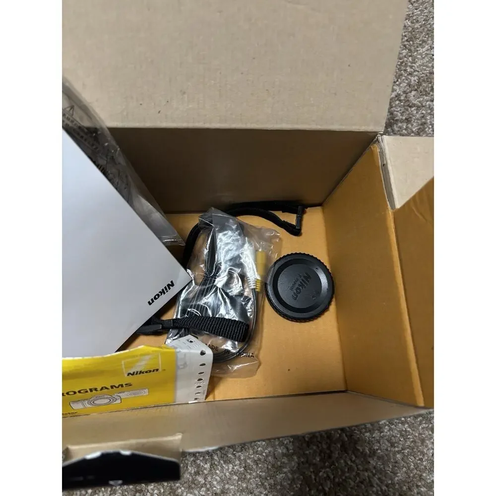 Nikon D3200 Digital Camera With Lens And Box